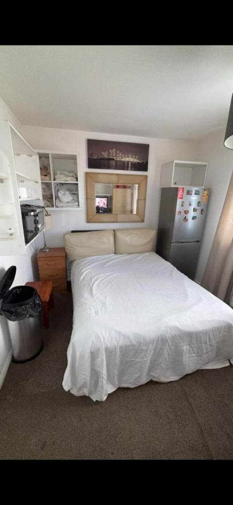 Double room to rent in central london