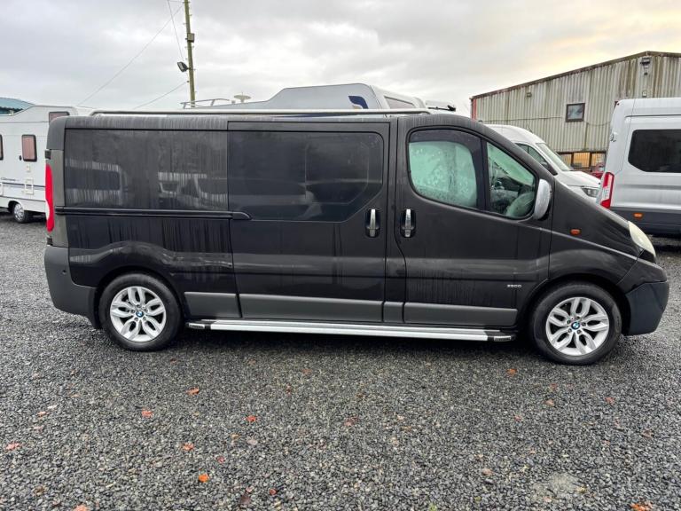 Vauxhall vivaro 2 berth camper 5 seats and 5 belts in good condition 