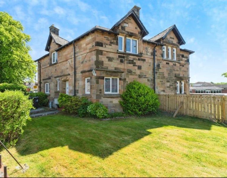House to let cheap - thornliebank