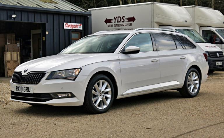 SKODA SUPERB 2.0 TDI SE ESTATE EURO 6 150BHP White Manual Diesel 2019