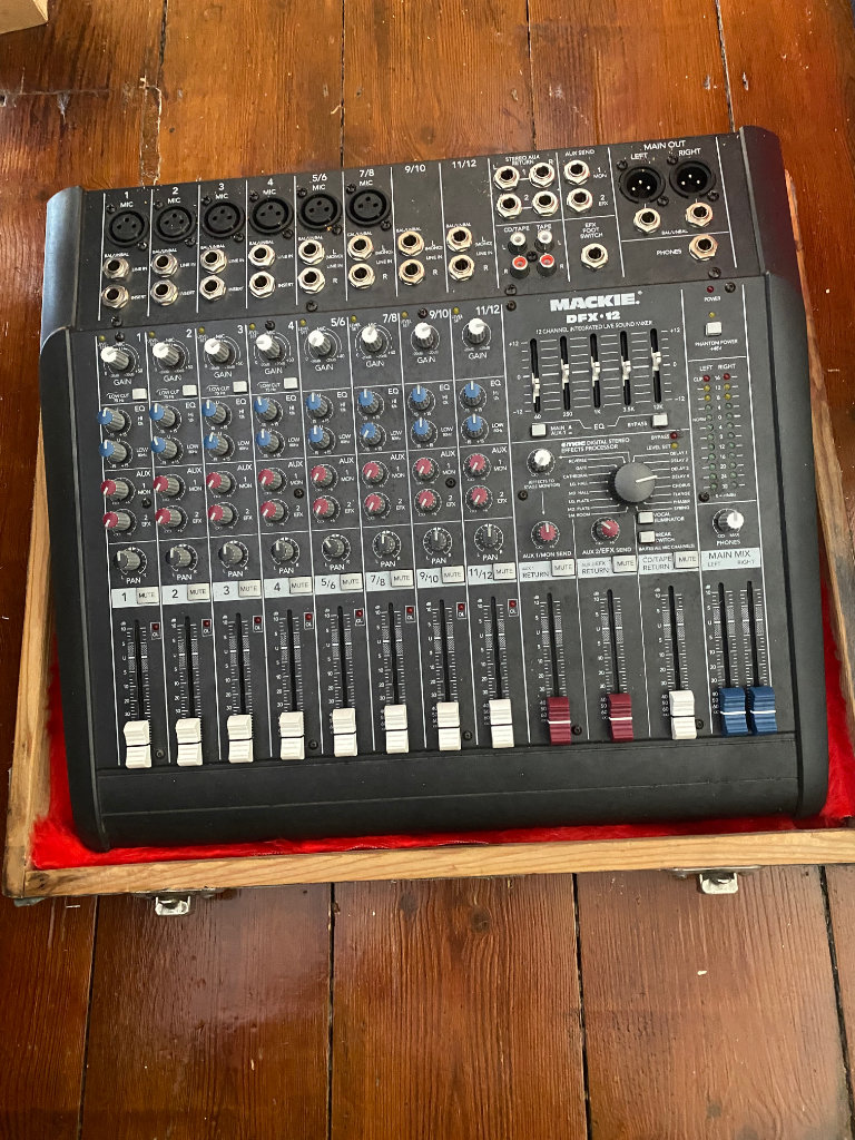 Mackie DFX 12 Mixing Desk
