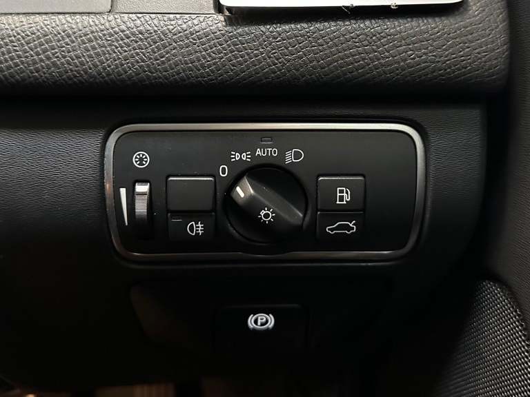 VOLVO XC60 2.0 SE Lux Nav D4 2017