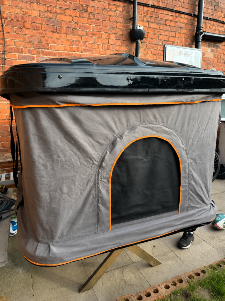 Easy Tent Rooftop Tent – Grey, Good Condition