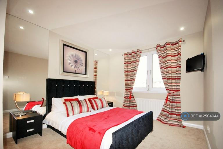 3 bedroom flat in Grandholm Crescent, Aberdeen, AB22 (3 bed) (#2504044)