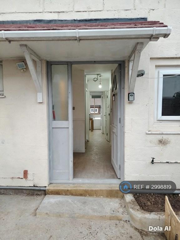 5 bedroom house in Swanstead, Basildon, SS16 (5 bed) (#2998819)