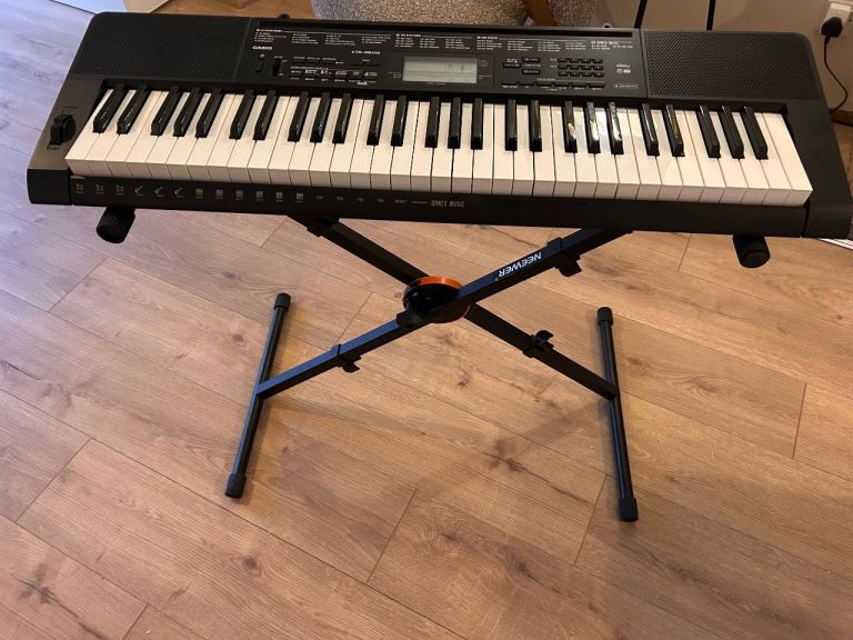 Keyboard and stand 