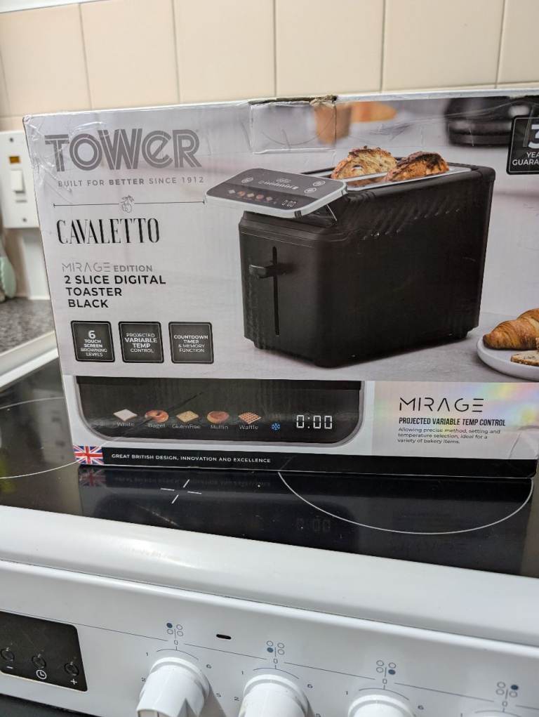 Tower Cavaletto Mirage Digital smart kettle and toaster.