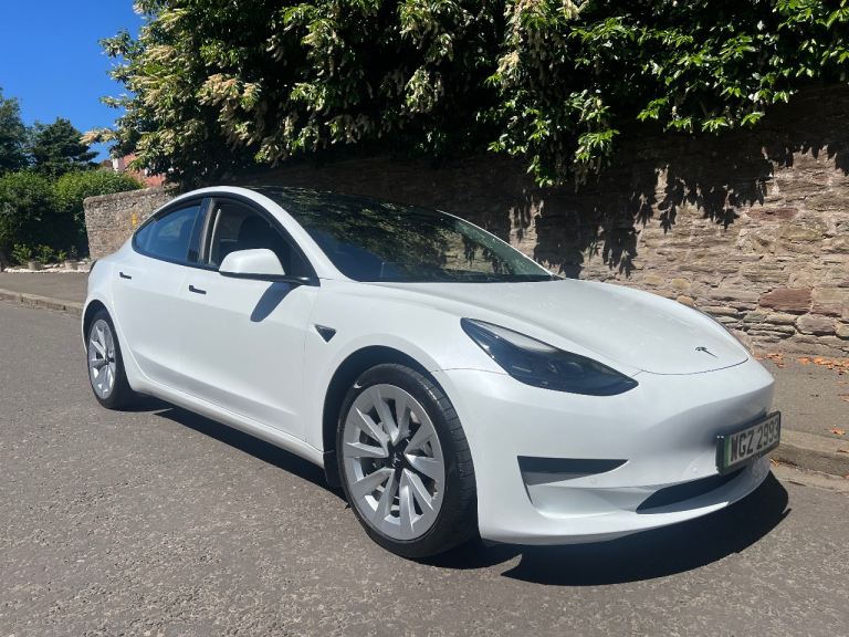 Tesla Model 3 (2022)