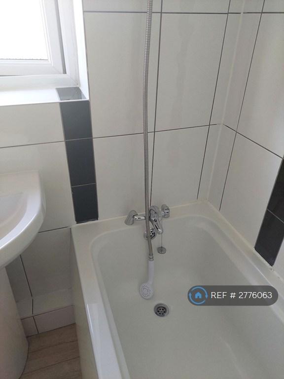 2 bedroom house in Bramble Close, Nottingham, NG6 (2 bed) (#2776063)