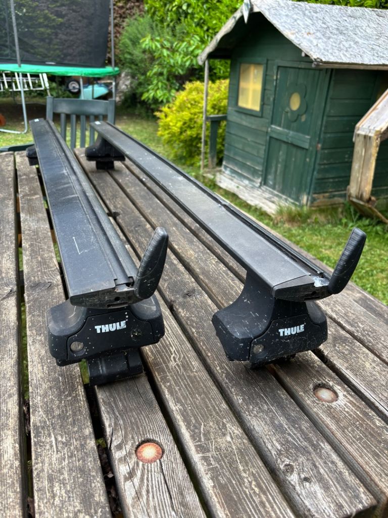2 x Thule WingBar Evo 127cm Black Roof Bars Incl footpack