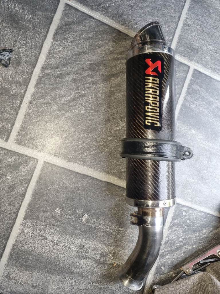 Carbon exhaust VFR800