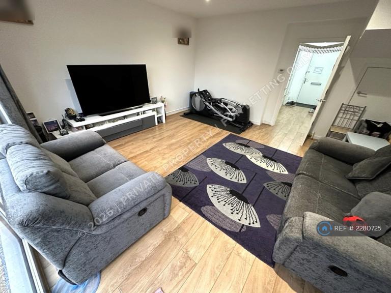 3 bedroom house in Ellis Avenue, Dagenham, RM8 (3 bed) (#2280725)