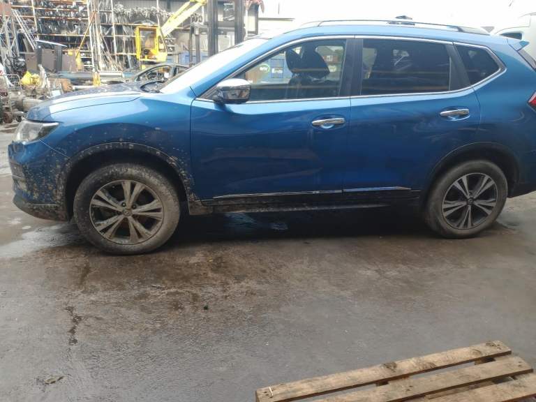 Breaking NISSAN X TRAIL 1.6 PETROL 2017 STOCK NUMBER UY54