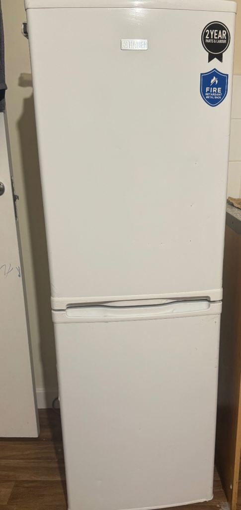White Freestanding Fridge Freezer – Good Condition