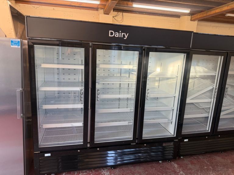 Commercial display fridge triple door like new excellent condition fully serviced 