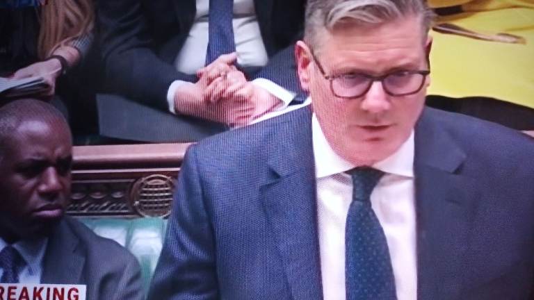 HITACHI 32HEV200U SMART TV YOUTUBE, NETFLIX 