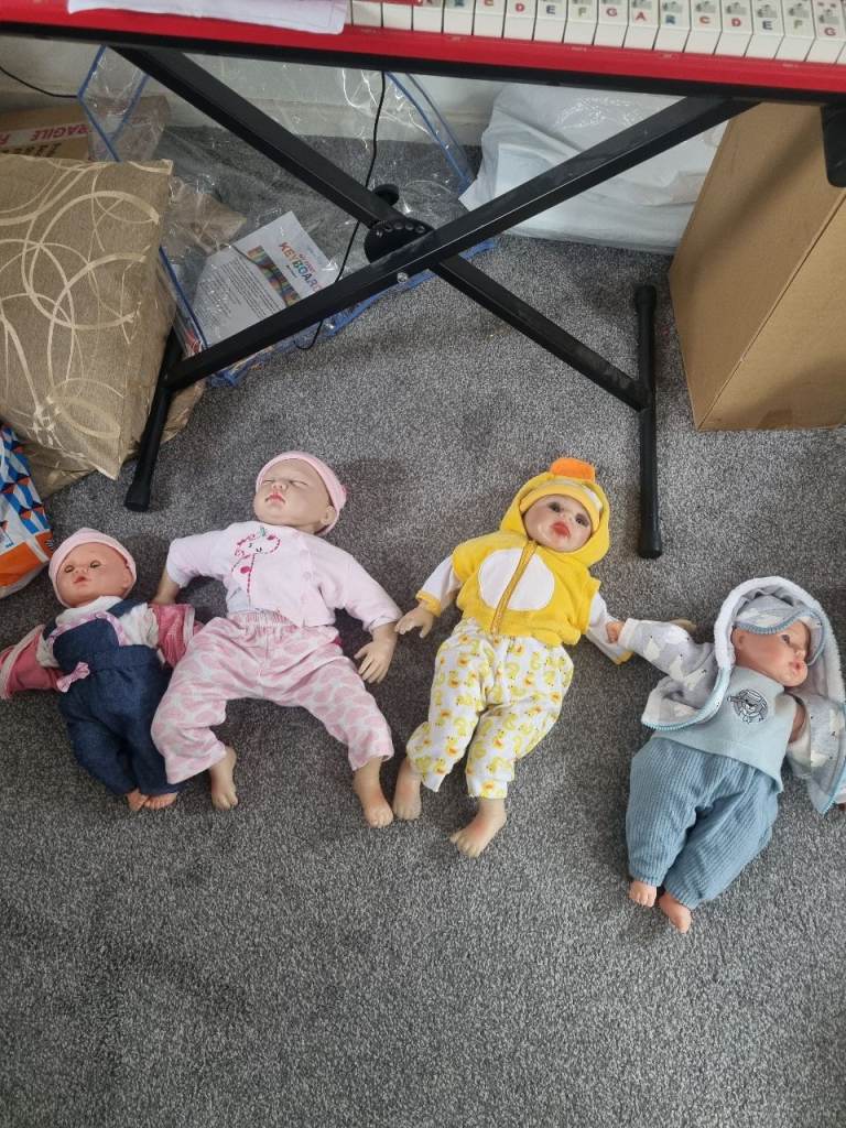  Reborn Baby Dolls and normal dolls with Clothes – Good Condition
