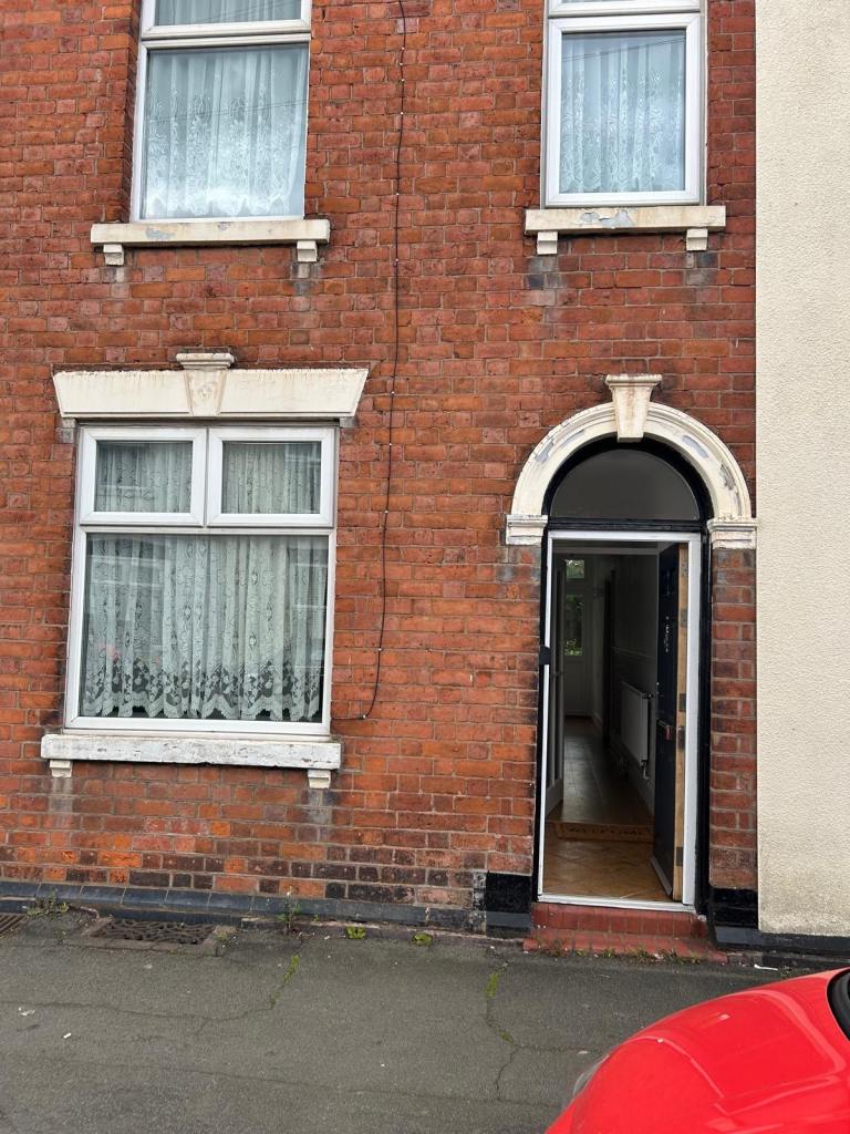 House up for Rent Newbridge street Wolverhampton 
