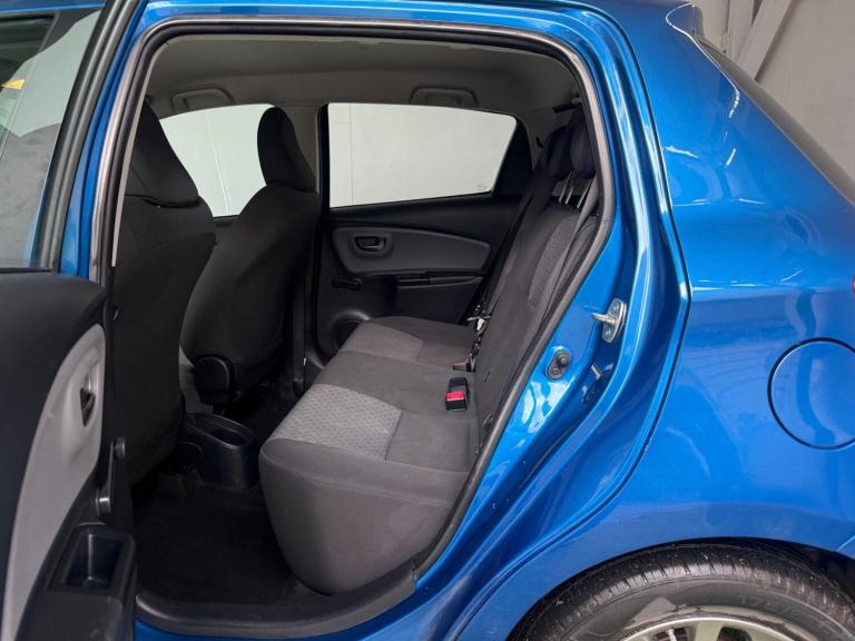 2015 Toyota Yaris 1.33 VVT-i Icon 5dr CVT HATCHBACK PETROL Automatic
