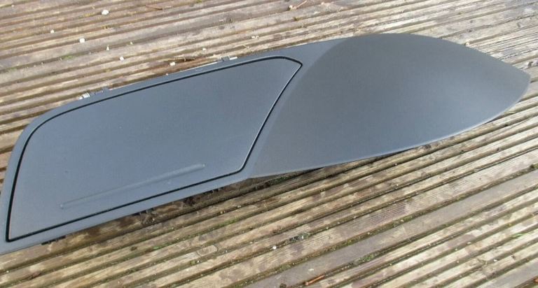 FORD FOCUS MK2 - DASH BOARD STORAGE COMPARTMENT 