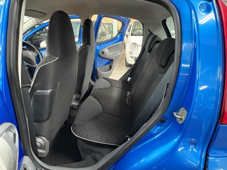 2009 Peugeot 107 1.0 Urban 5dr 2-Tronic HATCHBACK Petrol Automatic