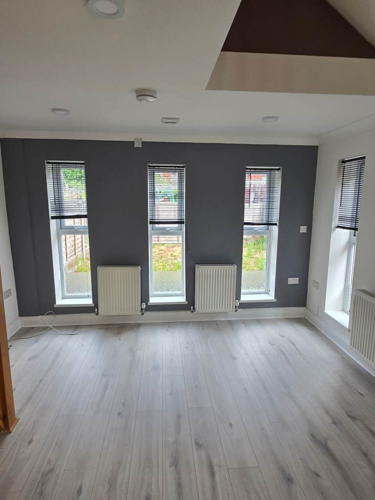 Studio/1 bed flat to let 