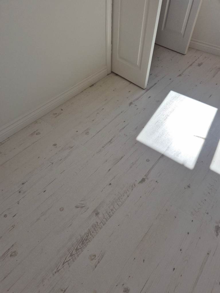Laminate floor for free