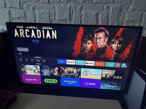 50 inch bush tv 50/238f, wall bracket included.