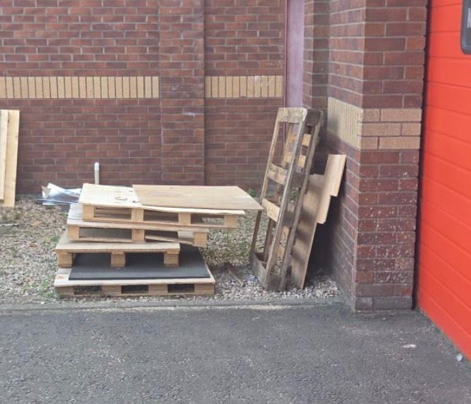 Various Used Wooden Pallets and Plywood Sheets