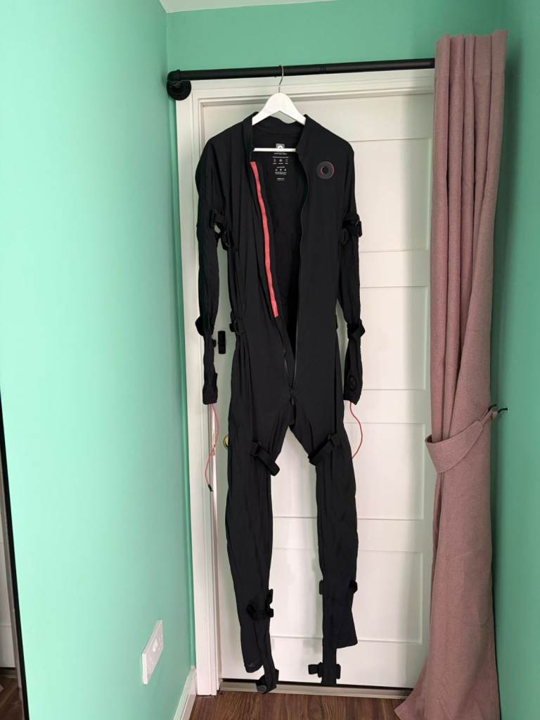 Rokoko Smartsuit Pro II w/Gloves 