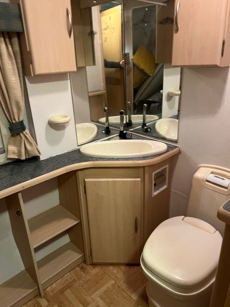 Elddis Hurricane with awning. Can deliver.