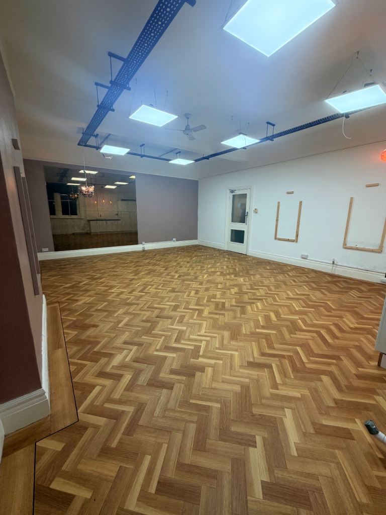  SALON TO RENT 1ST MONTH RENT FREE BH1 bournemouth