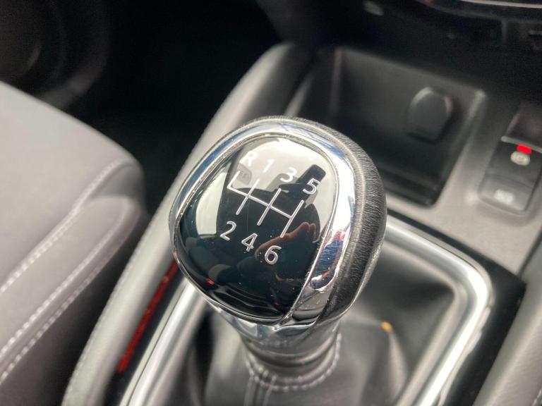 2019 Nissan Qashqai 1.3 DiG-T N-Connecta 5dr HATCHBACK PETROL Manual