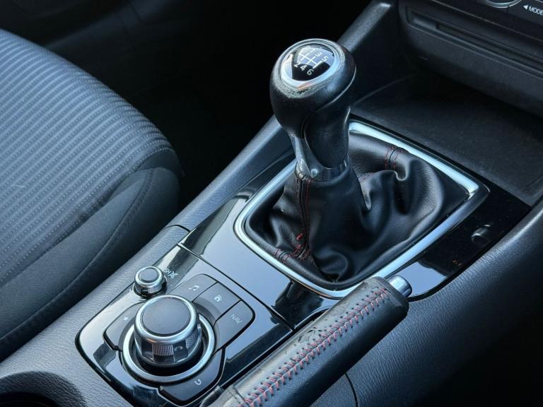 MAZDA MAZDA3 2.2 SKYACTIV-D Sport Nav 2015