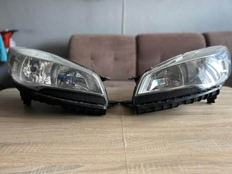 Ford Kuga mk2 2015 head lamps 