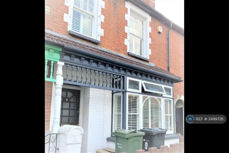 3 bedroom house in College Road, Guildford, GU1 (3 bed) (#2499726)