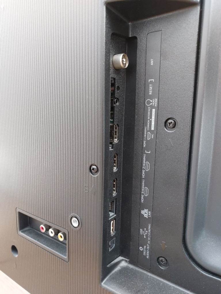 Hisense Roku 43 Inch R43A7200GTUK Smart 4K LED Freeview TV