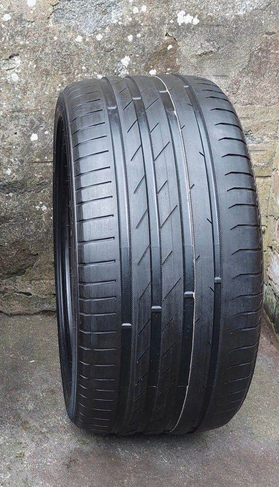 1 x Nokian zLine Tyre 275/35/20 102Y Extra Load Rated Over 4mm 20k miles Michelin Quality £180 New