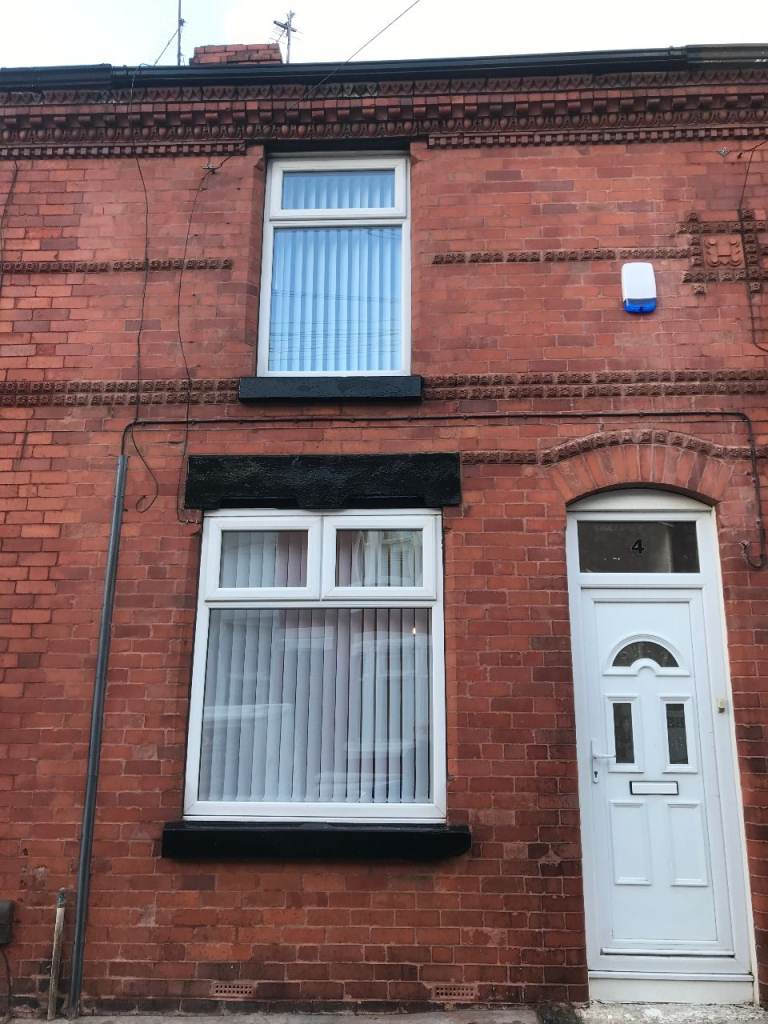 2 BEDROOM TERRACE, L4