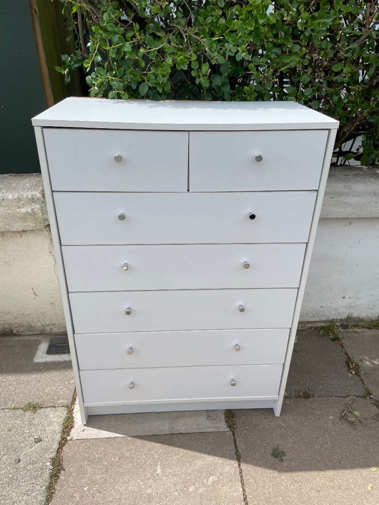 Dresser with 7 drawers