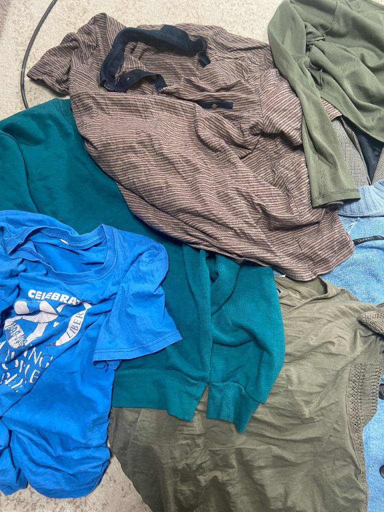 A bundle of 10 women clothings 