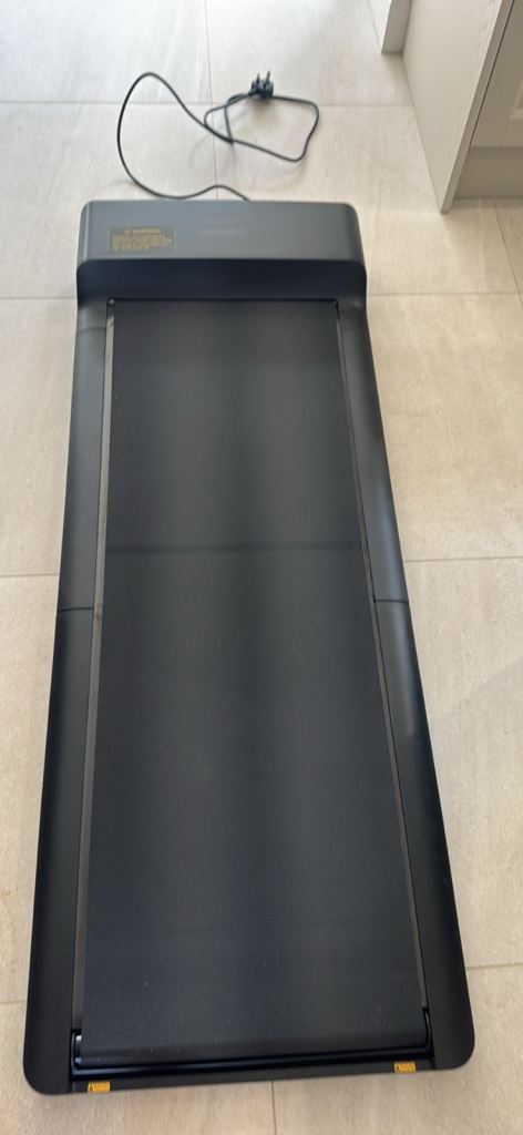 Compact Electric Treadmill – Black, excellent Condition