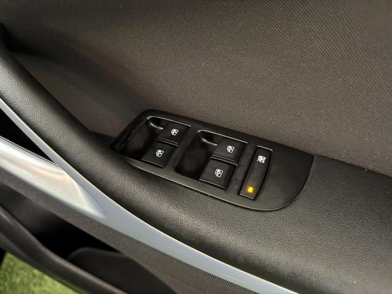 2017 Vauxhall Zafira 1.4T SRi Nav 5dr Auto MPV PETROL Automatic