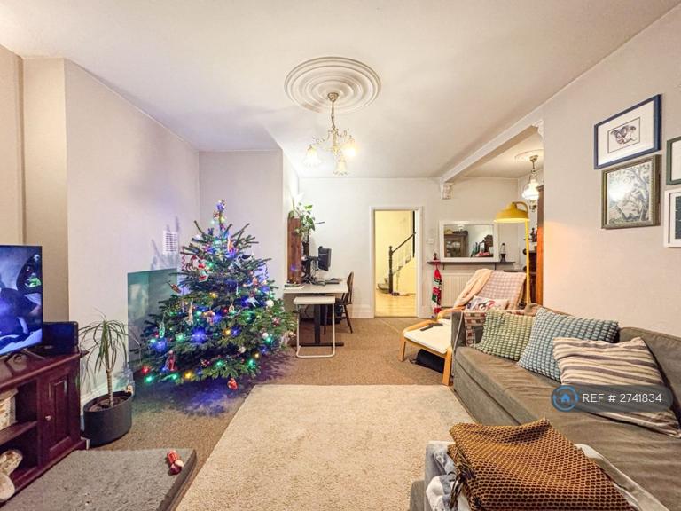 1 bedroom flat in Milton Avenue, London, N6 (1 bed) (#2741834)