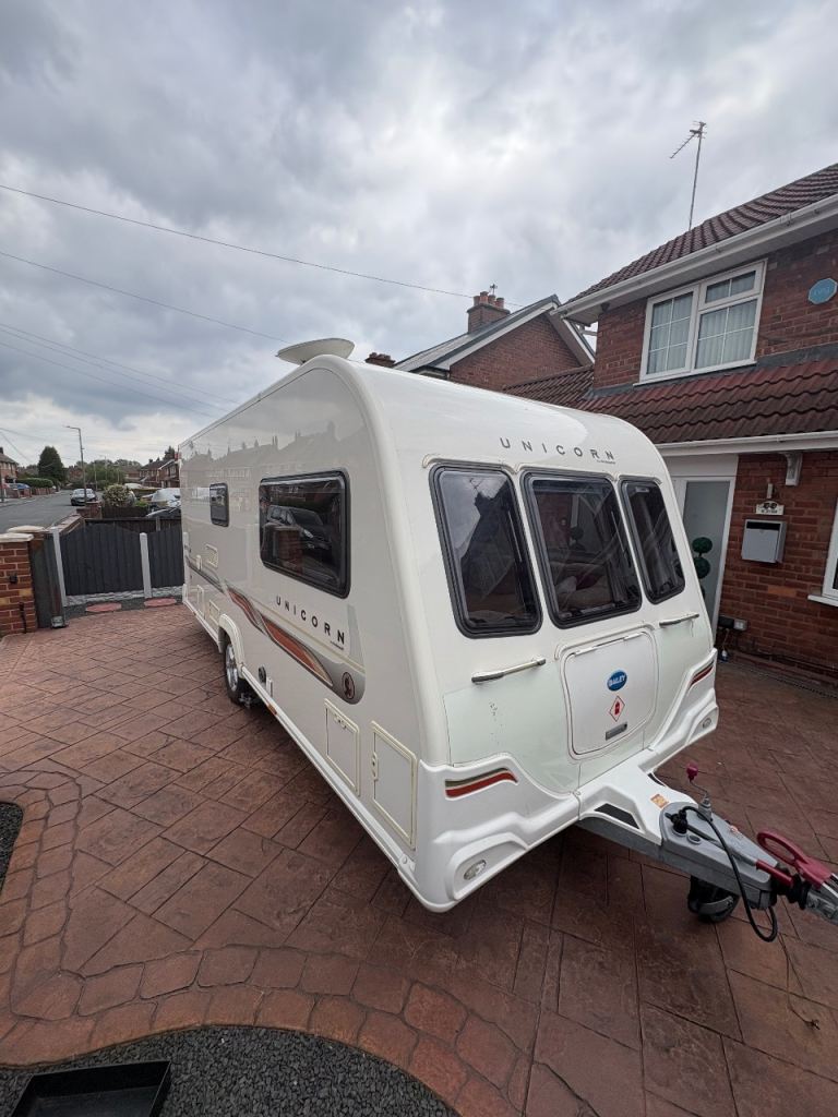 Bailey Unicorn Seville 2011 caravan ,2 berth , mover loads of accessories 
