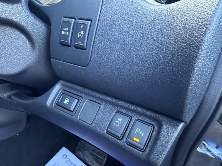  Nissan Navara 2.3 dCi Tekna Auto 4WD Euro 6 4dr Diesel Automatic