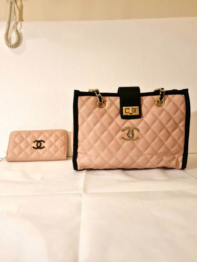 Handbag and purse