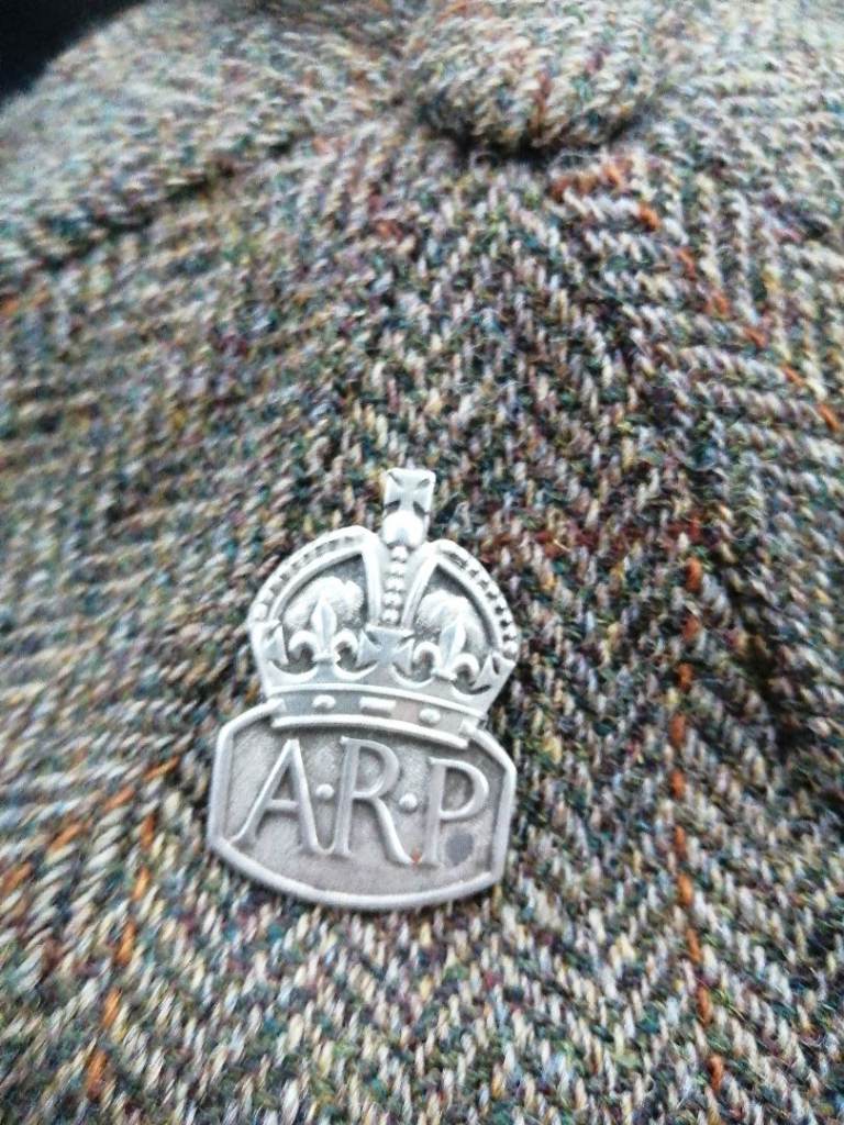 Ww2 silver ARP badge 