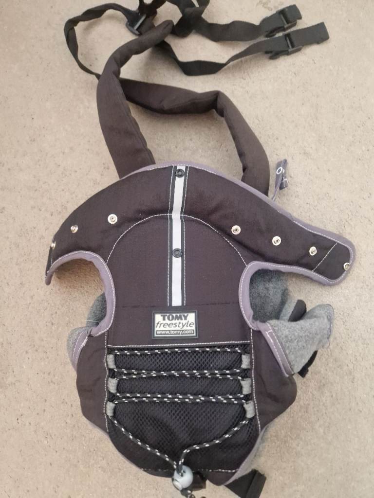 TOMY Freestyle Baby Carrier – Comfortable, Practical, Good Condition