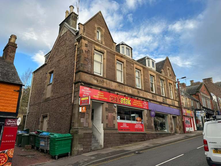 3 bedroom flat in 11e West High Street, Crieff, PH7 4AU